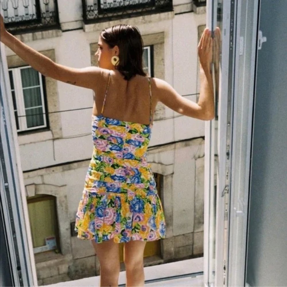ZARA V-Neck Floral Printed Pleated Dress - Picture 2 of 5